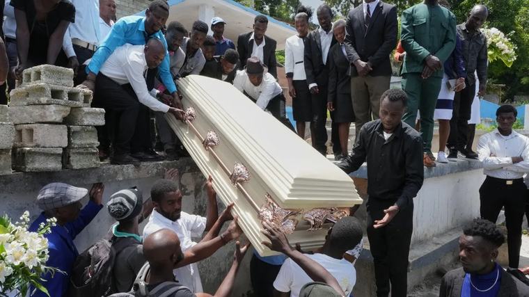 Haïti : Kenscoff enterre ses morts après l'attaque de gangs qui a fait 47 victimes