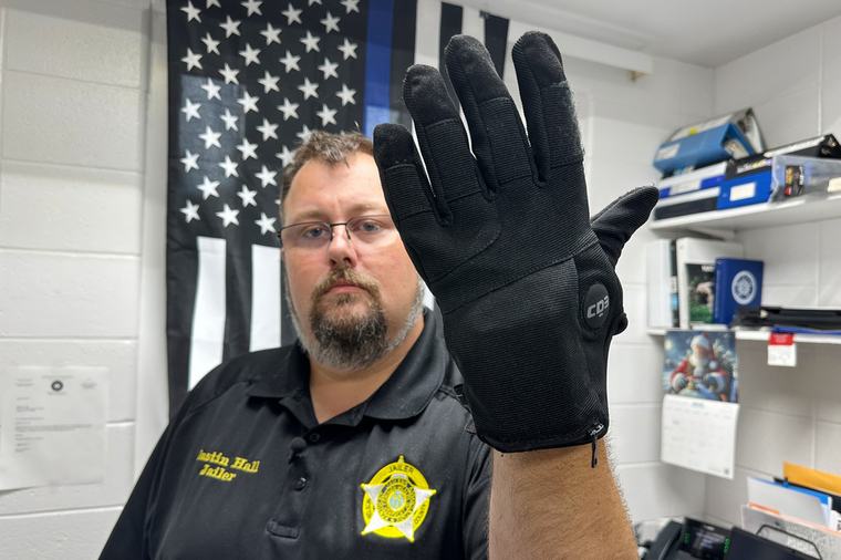 ICE awards $16.7M contract to buy 6,000 pairs of gloves that deliver electric shocks